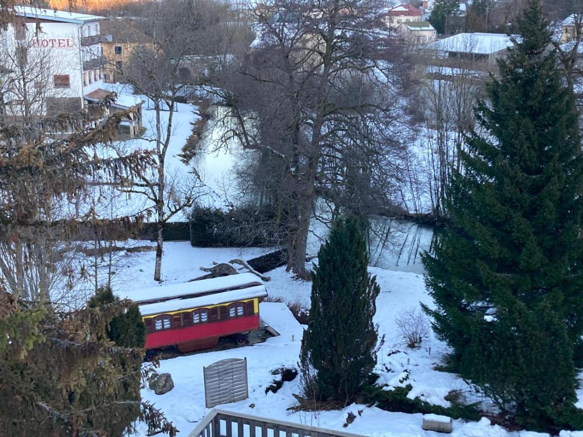 Hotel Restaurant Des Lacs Chaux-des-Crotenay エクステリア 写真