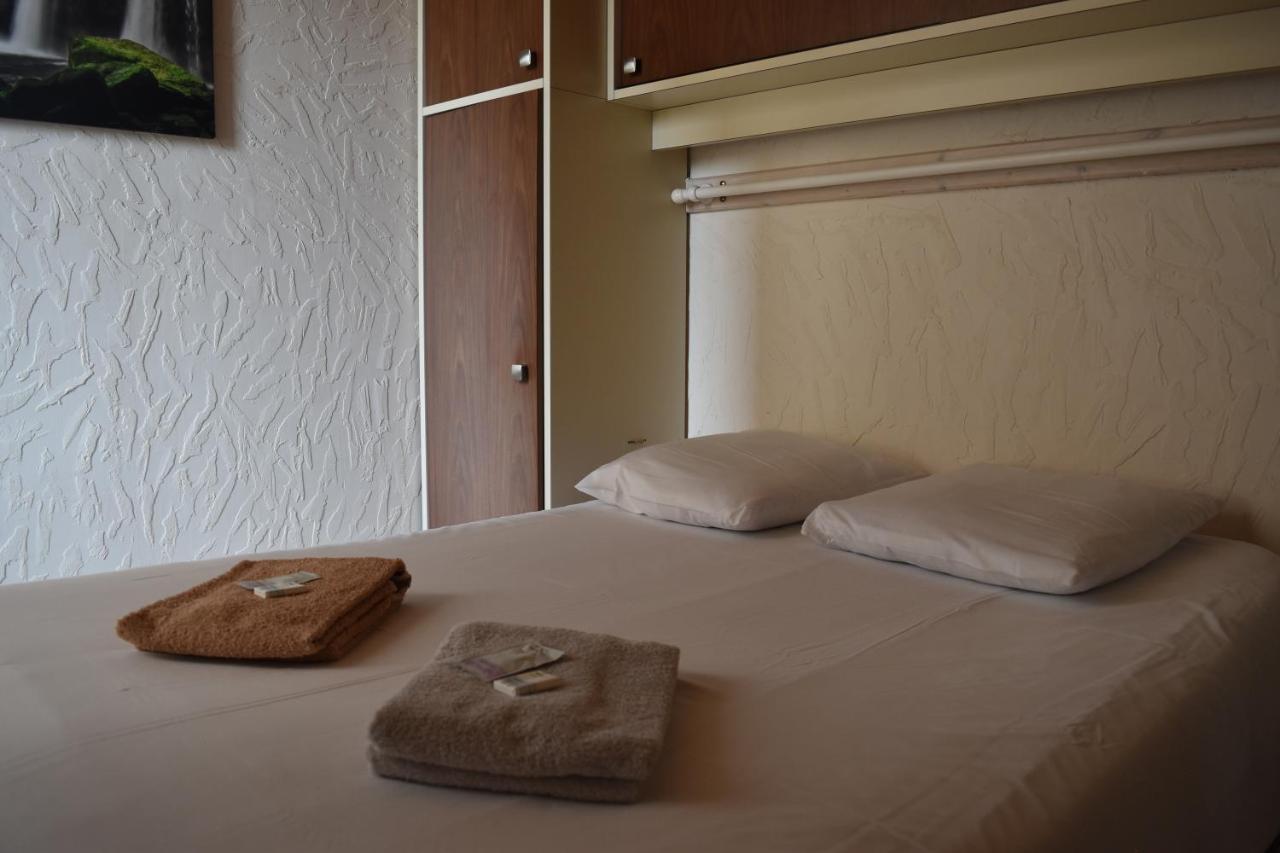 Hotel Restaurant Des Lacs Chaux-des-Crotenay エクステリア 写真